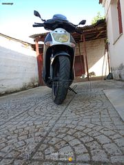 Kymco Agility 125 2011-thumb-12