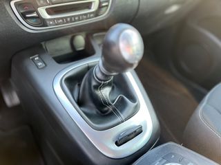 Renault Grand Scenic 2015 7 θεσιο-thumb-22