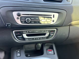 Renault Grand Scenic 2015 7 θεσιο-thumb-26