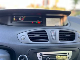 Renault Grand Scenic 2015 7 θεσιο-thumb-29