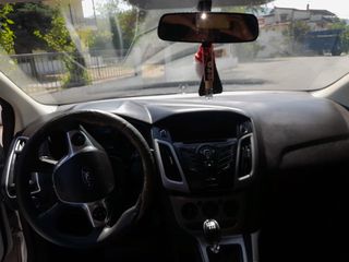 Ford Focus 2014 Ford Focus Station Wagon 1.6 TDCi 115 hp-thumb-11