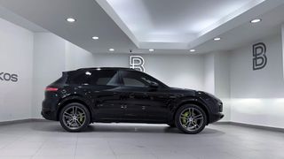 Porsche Cayenne 2023 3.0i V6 e-HYBRID PLUG-IN TIPTRONIC S SUN. PAN./AUTOBESIKOS-thumb-70