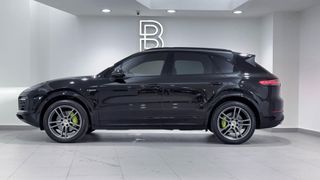 Porsche Cayenne 2023 3.0i V6 e-HYBRID PLUG-IN TIPTRONIC S SUN. PAN./AUTOBESIKOS-thumb-3