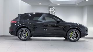 Porsche Cayenne 2023 3.0i V6 e-HYBRID PLUG-IN TIPTRONIC S SUN. PAN./AUTOBESIKOS-thumb-7