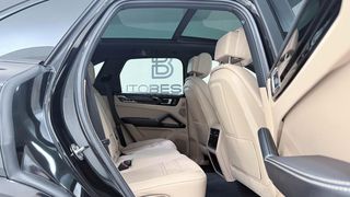 Porsche Cayenne 2023 3.0i V6 e-HYBRID PLUG-IN TIPTRONIC S SUN. PAN./AUTOBESIKOS-thumb-40
