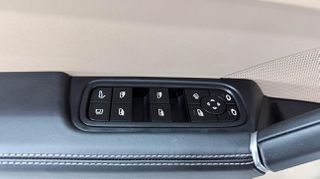 Porsche Cayenne 2023 3.0i V6 e-HYBRID PLUG-IN TIPTRONIC S SUN. PAN./AUTOBESIKOS-thumb-26