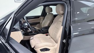 Porsche Cayenne 2023 3.0i V6 e-HYBRID PLUG-IN TIPTRONIC S SUN. PAN./AUTOBESIKOS-thumb-27