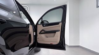 Porsche Cayenne 2023 3.0i V6 e-HYBRID PLUG-IN TIPTRONIC S SUN. PAN./AUTOBESIKOS-thumb-34