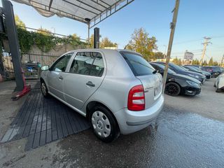 Skoda Fabia 2002-thumb-3