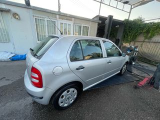 Skoda Fabia 2002-thumb-4
