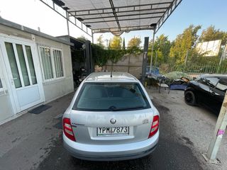 Skoda Fabia 2002-thumb-6