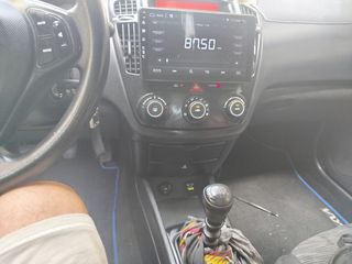 Kia Ceed / cee'd 2010 1400-thumb-8