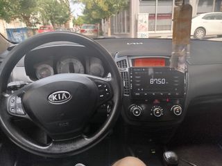 Kia Ceed / cee'd 2010 1400-thumb-11