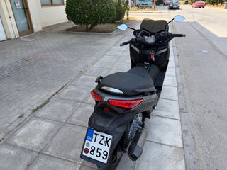 Yamaha XMAX 250 2015-thumb-7
