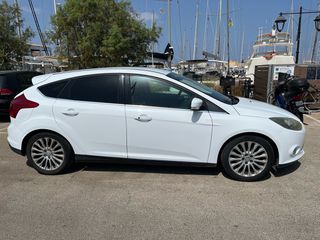 Ford Focus 2011 Titanium-thumb-1