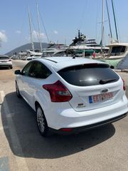 Ford Focus 2011 Titanium-thumb-4