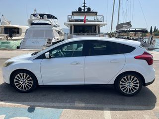 Ford Focus 2011 Titanium-thumb-5
