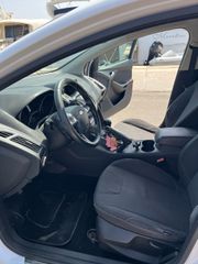 Ford Focus 2011 Titanium-thumb-8
