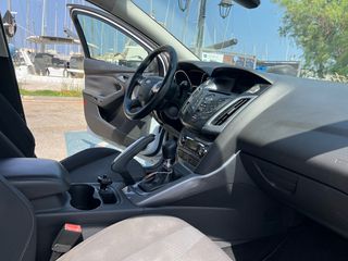 Ford Focus 2011 Titanium-thumb-12