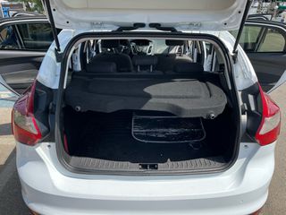 Ford Focus 2011 Titanium-thumb-14