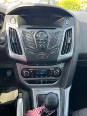 Ford Focus 2011 Titanium-thumb-21