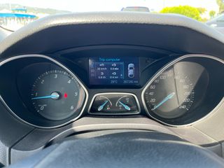 Ford Focus 2011 Titanium-thumb-22