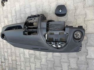 RENAULT CLIO 2015-