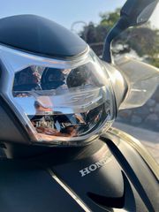 Honda SH 300 2015-thumb-4