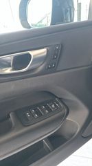 Volvo XC 60 2024 PLUS B4 MHEV DIESEL "ΕΛΛΗΝΙΚΗΣ ΑΝΤΙΠΡΟΣΩΠΕΙΑΣ"-thumb-15