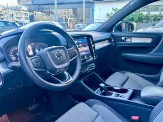Volvo XC40 2023 PHEV T5 262hp AT Core 1.5-thumb-11