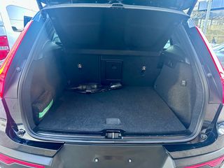 Volvo XC40 2023 PHEV T5 262hp AT Core 1.5-thumb-18
