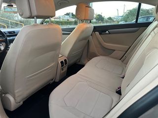 Volkswagen Passat 2014-thumb-16