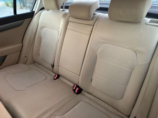 Volkswagen Passat 2014-thumb-17