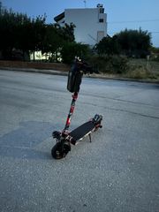 Πόλης UrbanGlide 2025 e-cross
