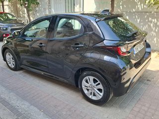 Toyota Yaris 2024 1.5 Active AUTOMATİC Ελληνικό μονο Βενζίνη  με εγγύηση-thumb-3