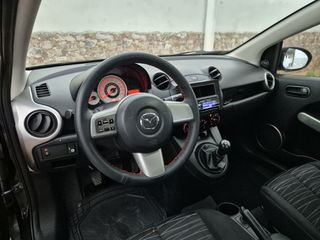 Mazda 2 2009-thumb-10