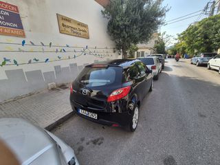 Mazda 2 2009-thumb-15