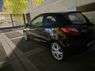 Mazda 2 2009-thumb-24