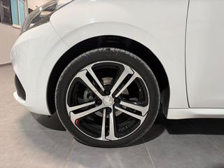 Peugeot 208 2017 GT Line-thumb-11