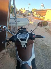 Piaggio Beverly 300i 2011-thumb-5