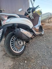 Piaggio Beverly 300i 2011-thumb-6