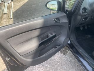 Opel Corsa 2012-thumb-12