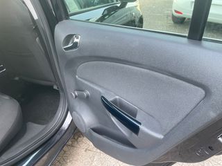 Opel Corsa 2012-thumb-18