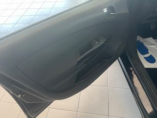 Opel Corsa 2012-thumb-32