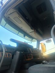 Volvo 2013 FH 13-thumb-7