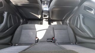Mercedes-Benz A 160 2014-thumb-9