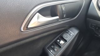 Mercedes-Benz A 160 2014-thumb-11
