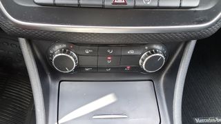 Mercedes-Benz A 160 2014-thumb-17