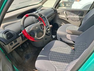 Citroen Xsara Picasso 2001-thumb-3