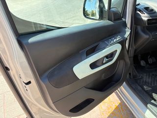 Citroen Berlingo 2021 1.2 110HP MULTISPACE-thumb-11